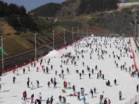 國家體育總局檢查六盤水市冰雪場所安全情況