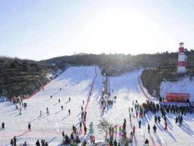 天津首屆大眾冰雪開板節(jié)拉開帷幕