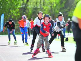 迎接冬奧會(huì) 阿勒泰市加速發(fā)展青少年冰雪運(yùn)動(dòng)