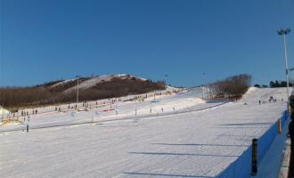 教育部就《教育部等四部門關(guān)于加快推進全國青少年冰雪運動進校園的指導(dǎo)意見》答問 