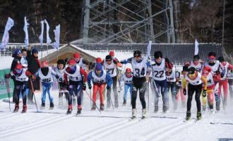 中美青少年相約長白山開展滑雪交流