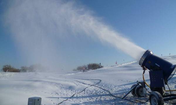 滑雪場到底需要多少臺造雪機進行造雪