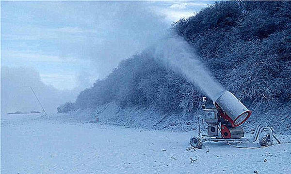 造雪機(jī)造雪