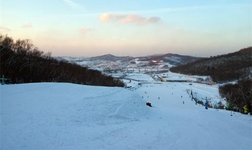 吉林銘山綠洲滑雪場(chǎng)