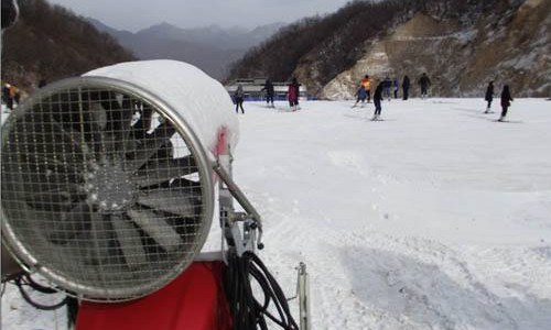 自動造雪機(jī)