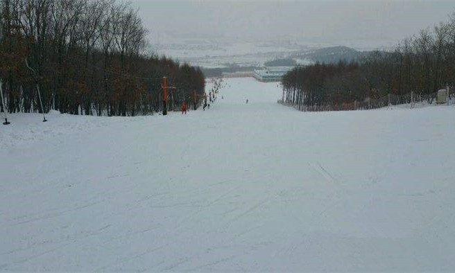 黑龍江佳木斯市臥佛山滑雪場(chǎng)