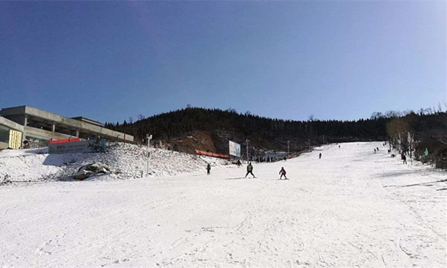 河南洛陽(yáng)嵩縣天池山滑雪場(chǎng)