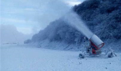 滑雪場(chǎng)人工造雪