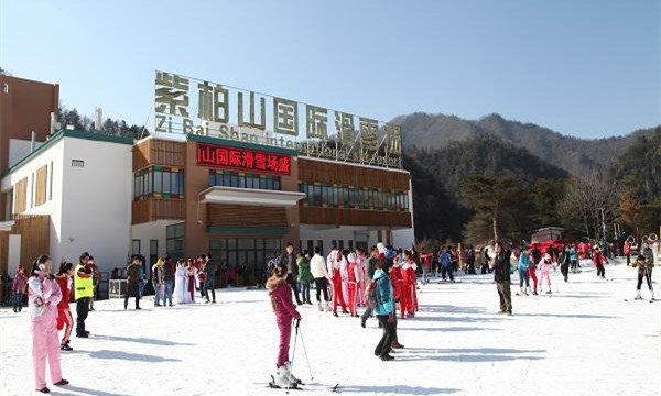 陜西漢中留壩紫柏山國際滑雪場