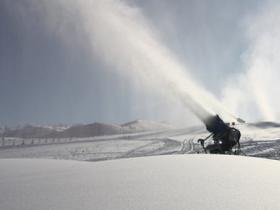 經(jīng)營(yíng)滑雪場(chǎng)為什么要使用造雪機(jī)？