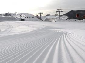 新疆烏魯木齊藍(lán)天滑雪場(chǎng)