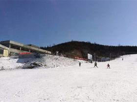 河南洛陽(yáng)嵩縣天池山滑雪場(chǎng)