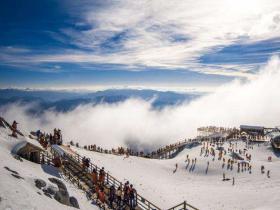 云南麗江玉龍雪山滑雪場