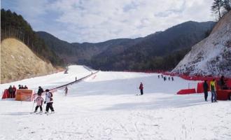 河南鄭州桃花峪生態(tài)滑雪場