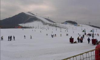 遼寧沈陽(yáng)棋盤山滑雪場(chǎng)