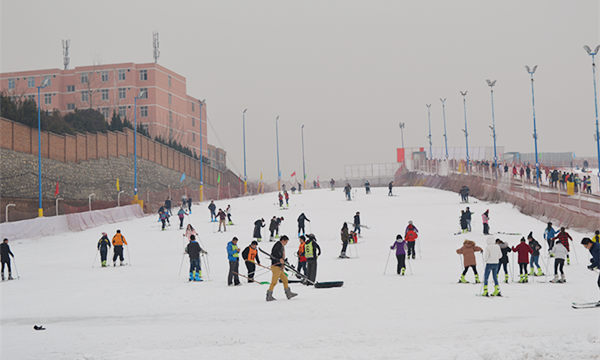 陜西西安白鹿原滑雪場