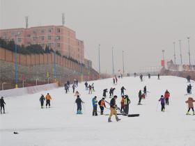 陜西西安白鹿原滑雪場