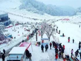 曾家山滑雪場對外營業(yè) 朝天旅游開啟“冰雪模式”