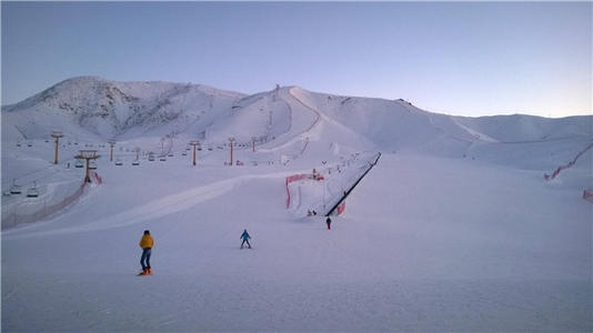 冰天雪地也是金山銀山 吉林樹立中國冰雪產(chǎn)業(yè)風(fēng)向標(biāo)