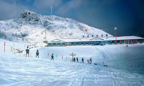 神農(nóng)架國際滑雪場