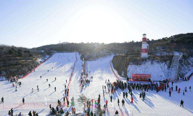 天津首屆大眾冰雪開板節(jié)拉開帷幕