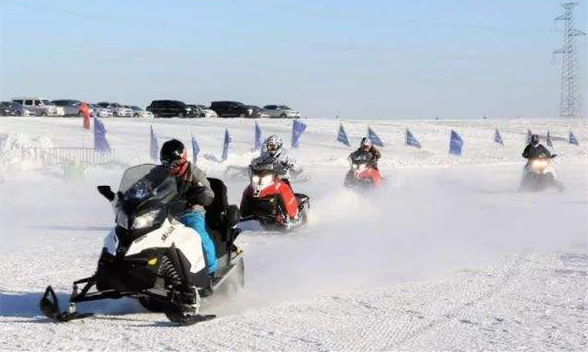 青島冰雪節(jié)預(yù)熱冬奧會 奧運冠軍現(xiàn)身為冰雪少年助力