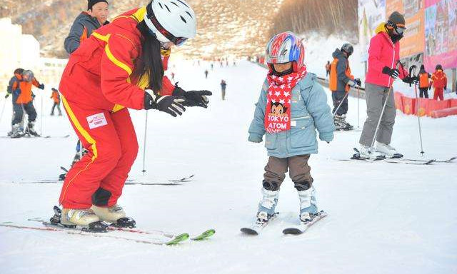 北京累計培訓冰雪運動社會體育指導員2.1萬人