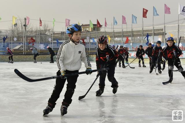 延慶區(qū)中小學生體驗冰雪運動