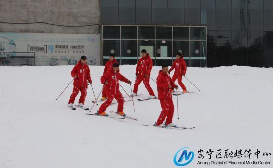 相約蘭州安寧滑雪場(chǎng) 釋放冬日激情2