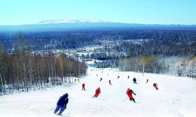 滑雪場滑雪