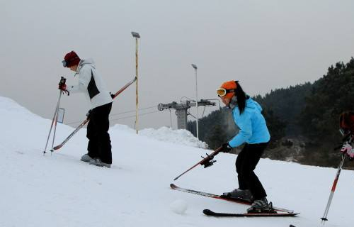 滑雪場建設