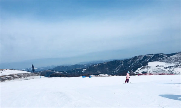 蓮花山滑雪場(chǎng)