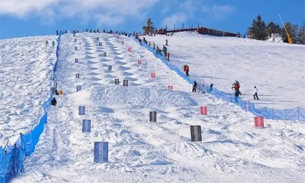 戶外滑雪場是怎么做成的