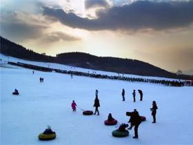 戶外滑雪場投資多少錢？