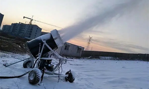 室外造雪機(jī)