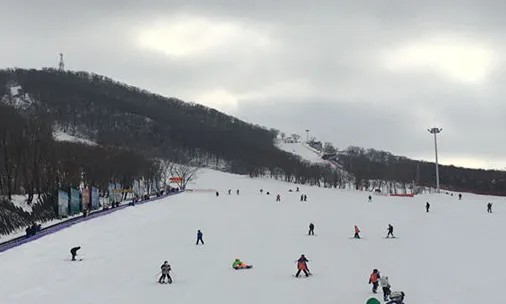 長春廟香山溫泉滑雪度假村